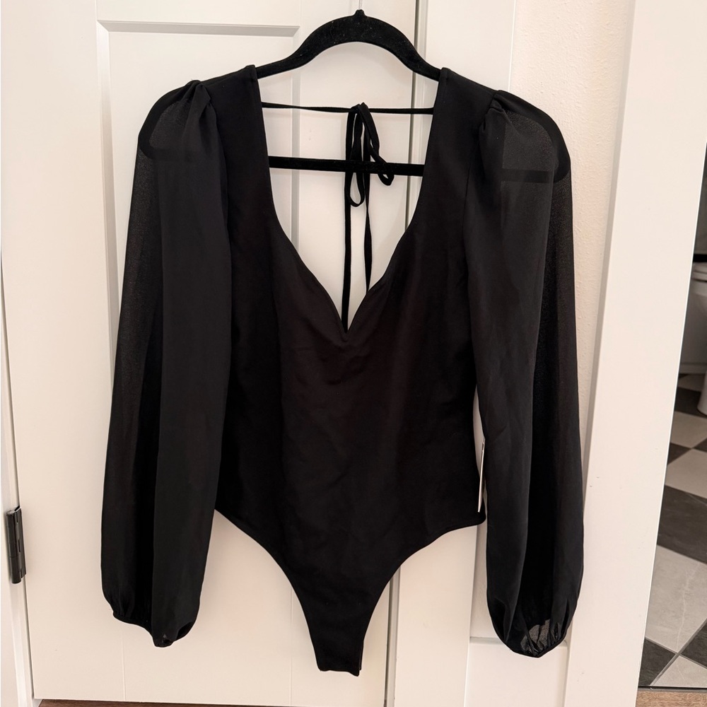 Chic Black Women's Bodysuit with Puff Sleeves